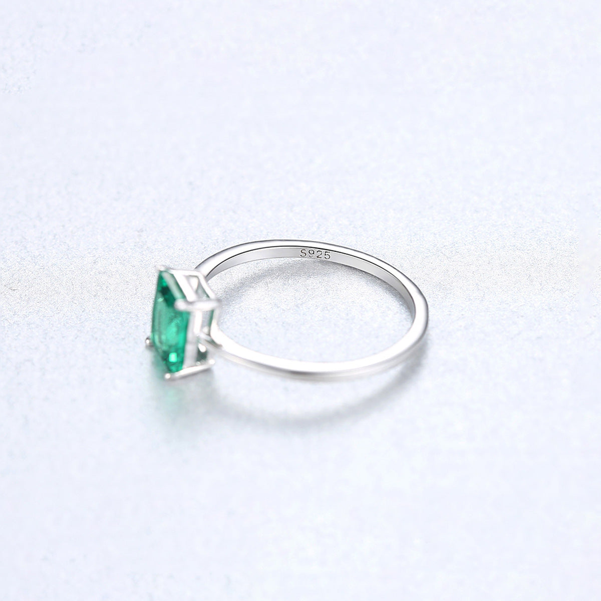 Imperial Green Ring S925 Silver Diamond Ring